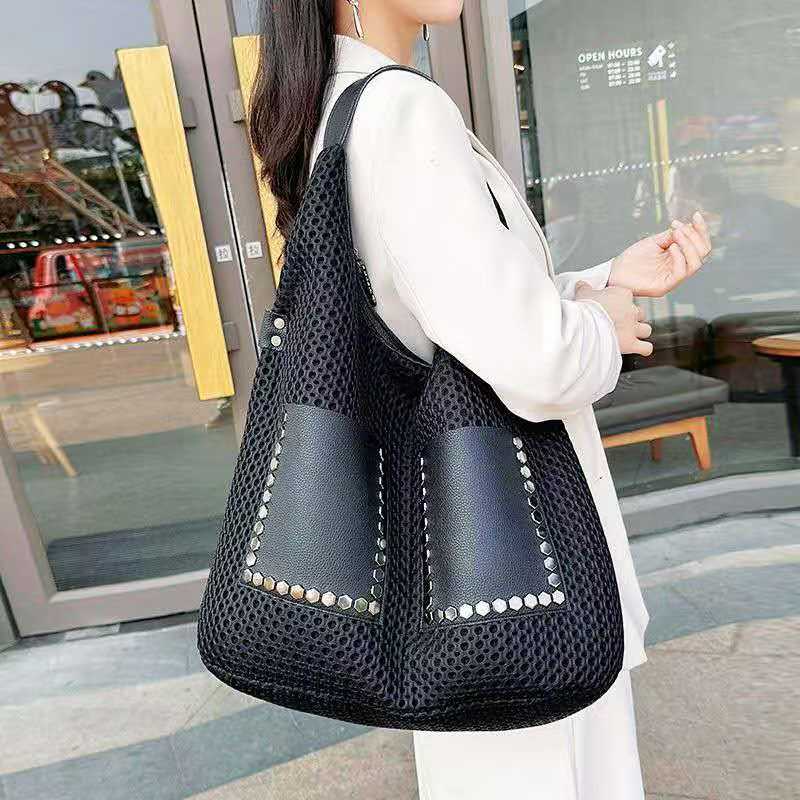 Women Bags Manufacturer - กระเป๋าผู้หญิงแฟชั่นลำลอง ดีไซน์เก๋ วัสดุหนังนุ่ม ตกแต่งแบบ Patchwork ความจุเยอะ