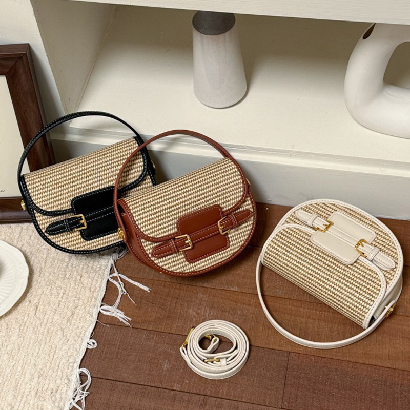 กระเป๋าสะพายทรงอังกฤษขนาดเล็กส - Saddle Bag Leather บทวิจารณ์และราคา